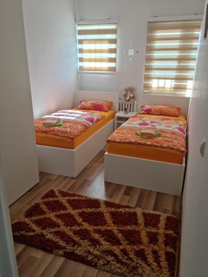 Apartman Meka SJJ Esterno foto